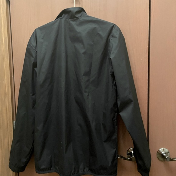 💙⬇️ $19.00 ⬇️ Men’s Adidas Golf Climastorm medium windbreaker - Picture 3 of 5